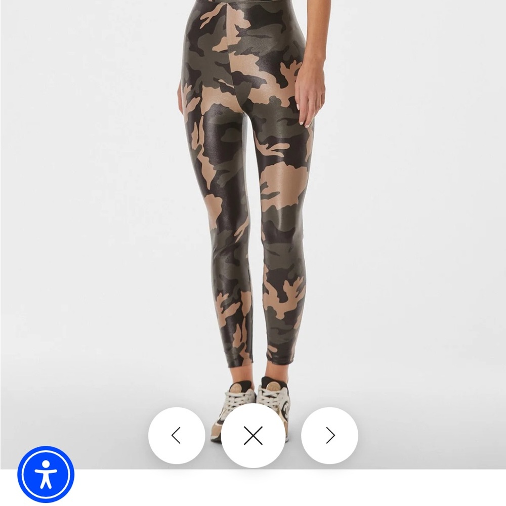Noli Liquid Legging in Camo